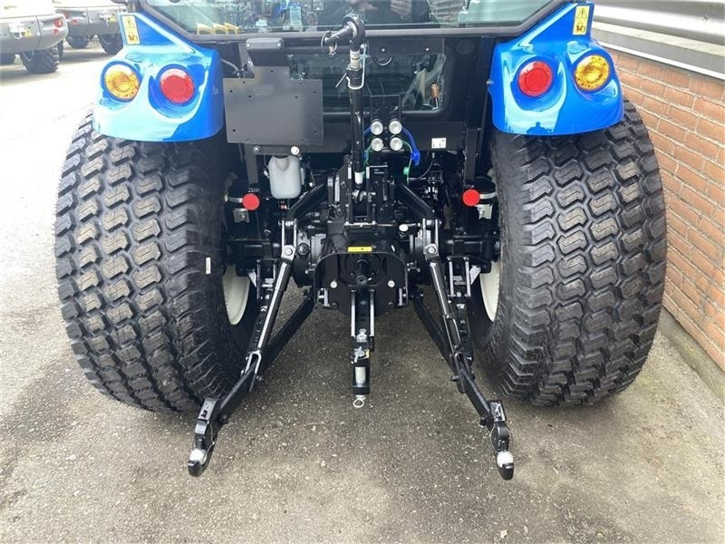 New Holland Boomer 55 - Belediye traktör: fotoğraf 3 New Holland Boomer 55 - Belediye traktör: fotoğraf 3