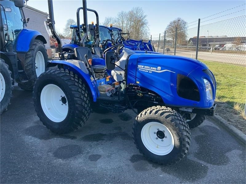 New Holland Boomer 55 Stage V - Rops - Belediye traktör: fotoğraf 1 New Holland Boomer 55 Stage V - Rops - Belediye traktör: fotoğraf 1