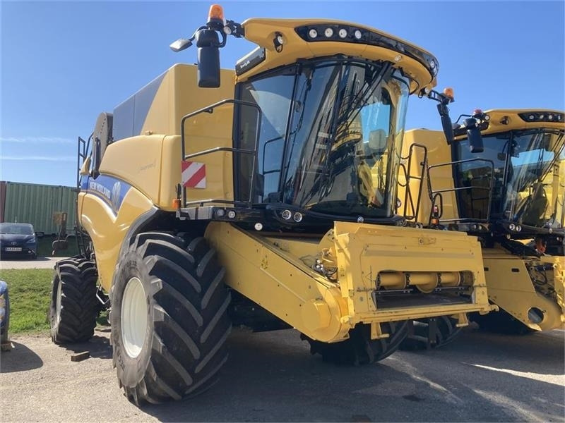 New Holland CX 8.70 SLH - Biçerdöver: fotoğraf 1 New Holland CX 8.70 SLH - Biçerdöver: fotoğraf 1