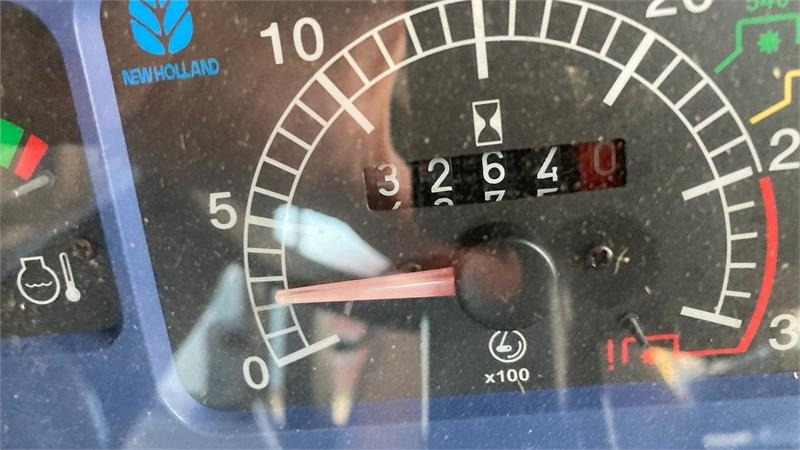 New Holland TD90D - Traktör: fotoğraf 4 New Holland TD90D - Traktör: fotoğraf 4