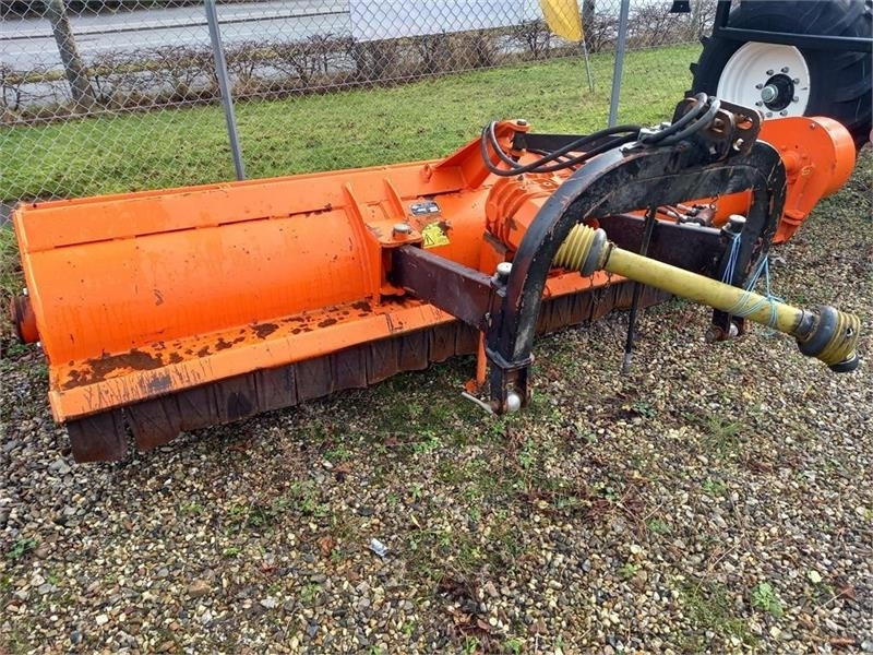 Perfect KT-300 Heavy-Duty. Hy-sideforskydning - Çayır biçme makinesi: fotoğraf 1 Perfect KT-300 Heavy-Duty. Hy-sideforskydning - Çayır biçme makinesi: fotoğraf 1