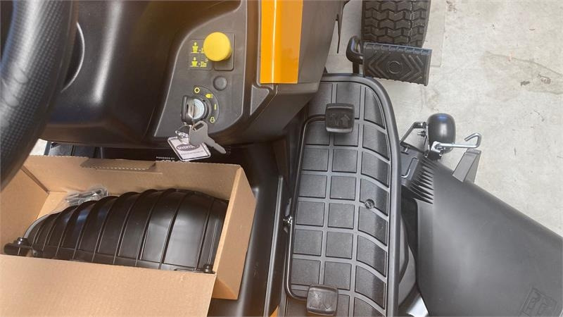 Stiga Tornado 5108 - Belediye traktör: fotoğraf 4 Stiga Tornado 5108 - Belediye traktör: fotoğraf 4