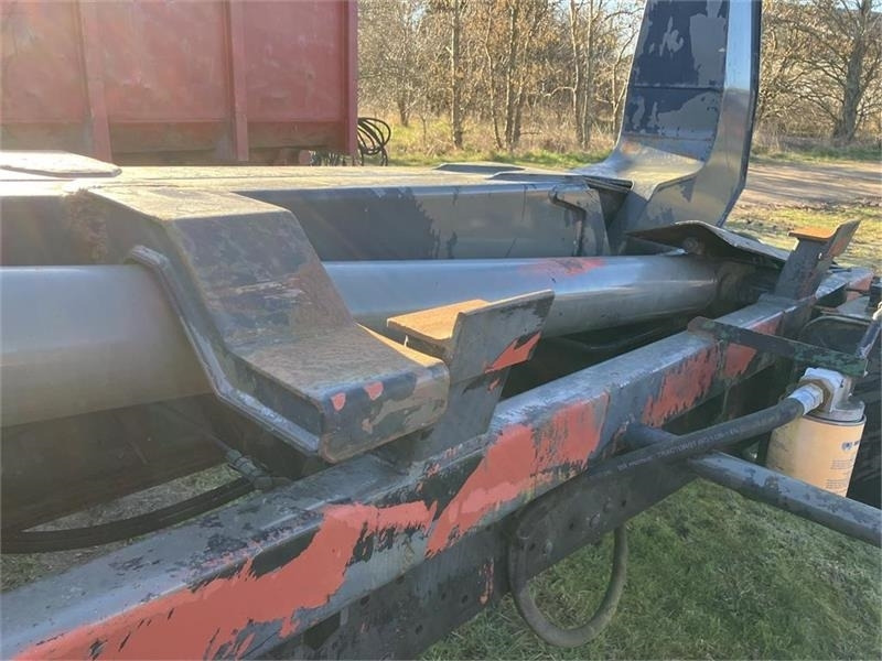 Ukurant Kroghejsvogn med bremser - Kancali yükleyici/ Hidrolift römork: fotoğraf 3 Ukurant Kroghejsvogn med bremser - Kancali yükleyici/ Hidrolift römork: fotoğraf 3