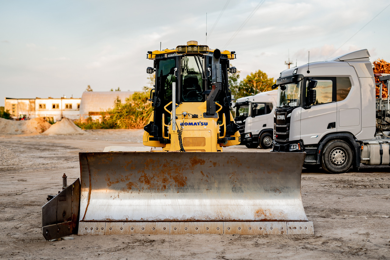 KOMATSU D51PX - Buldozer: fotoğraf 2 KOMATSU D51PX - Buldozer: fotoğraf 2