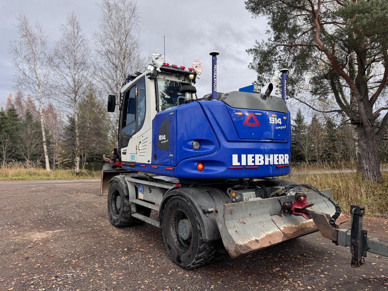 Liebherr A 914 Compact Litronic - Tekerlekli ekskavatör: fotoğraf 3 Liebherr A 914 Compact Litronic - Tekerlekli ekskavatör: fotoğraf 3