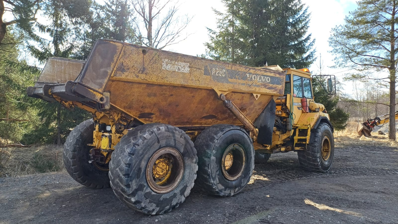 Volvo A25C 6X6 - Belden kırma kaya kamyonu: fotoğraf 4 Volvo A25C 6X6 - Belden kırma kaya kamyonu: fotoğraf 4