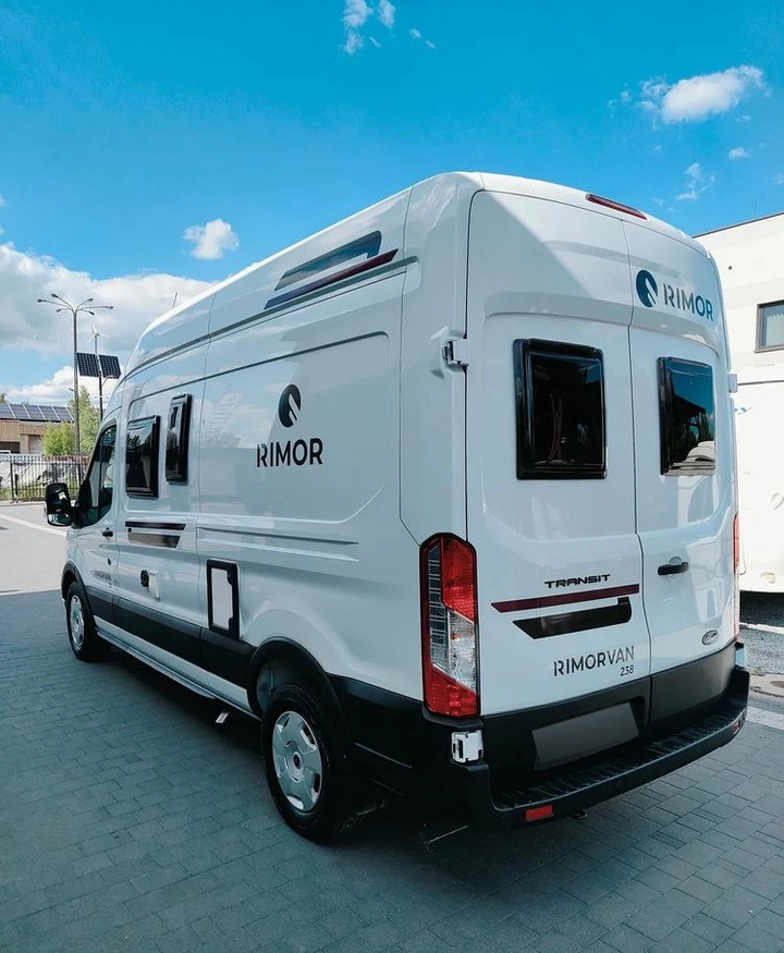 FORD Rimor NEW Ford Van 238 Truma Diesel Roller Shutters Remis AUTOMAT - Karavan: fotoğraf 4 FORD Rimor NEW Ford Van 238 Truma Diesel Roller Shutters Remis AUTOMAT - Karavan: fotoğraf 4