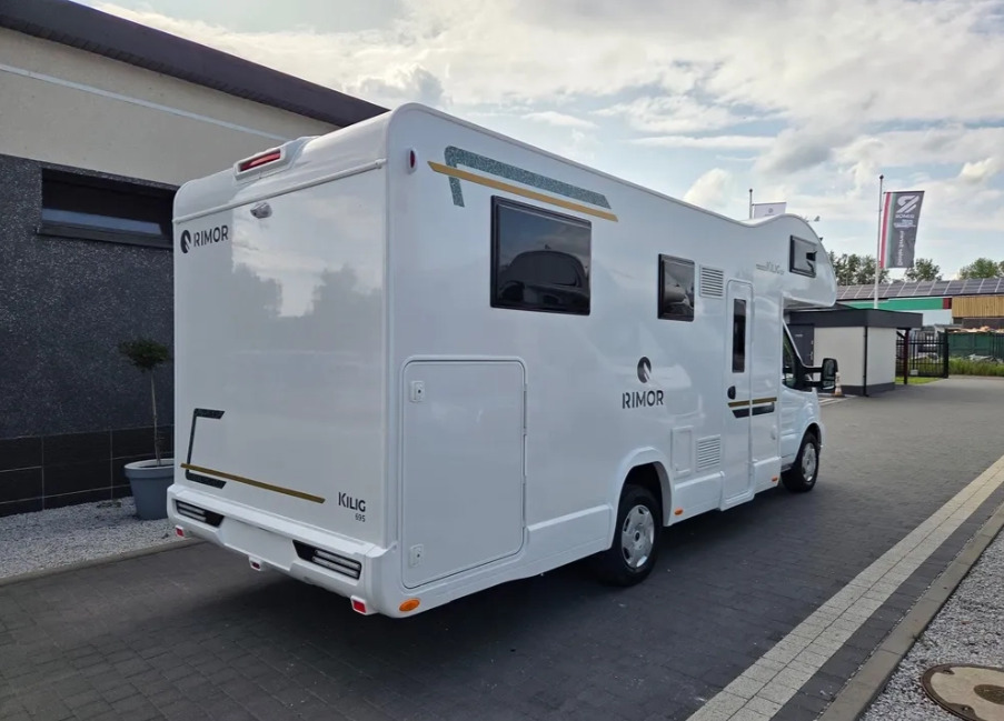 RIMOR Rimor KILIG 695 NEW Retrofitted 5-Passenger Winterized Camera Navigation - Camper van: fotoğraf 3 RIMOR Rimor KILIG 695 NEW Retrofitted 5-Passenger Winterized Camera Navigation - Camper van: fotoğraf 3
