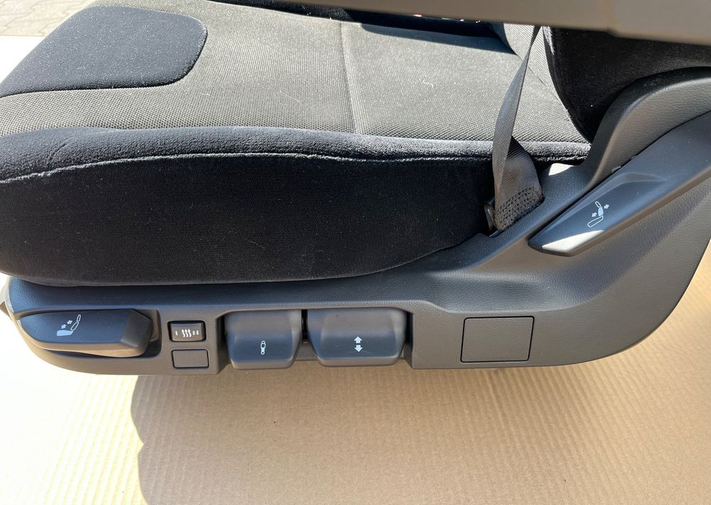NOWY Fotel kierowcy MAN TG3 TGX nowy model siedzenie lewe - Kabin ve iç mekan - Kamyon: fotoğraf 4 NOWY Fotel kierowcy MAN TG3 TGX nowy model siedzenie lewe - Kabin ve iç mekan - Kamyon: fotoğraf 4