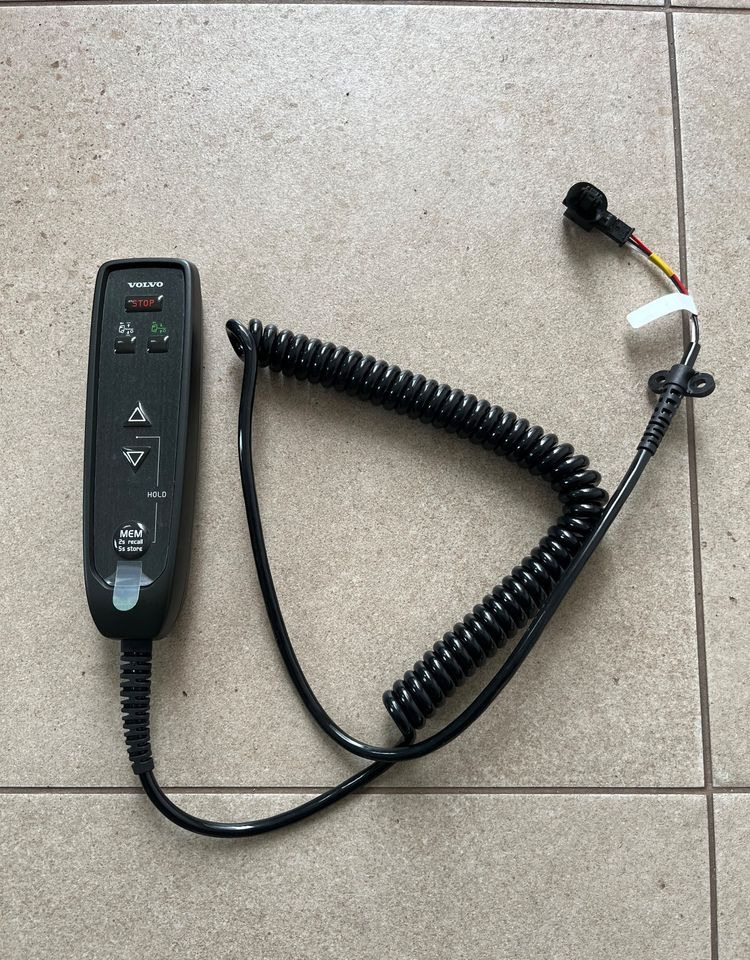 NOWY pilot podnoszenia poduszek Volvo FH5 Aero ecas - Kabin ve iç mekan - Kamyon: fotoğraf 1 NOWY pilot podnoszenia poduszek Volvo FH5 Aero ecas - Kabin ve iç mekan - Kamyon: fotoğraf 1