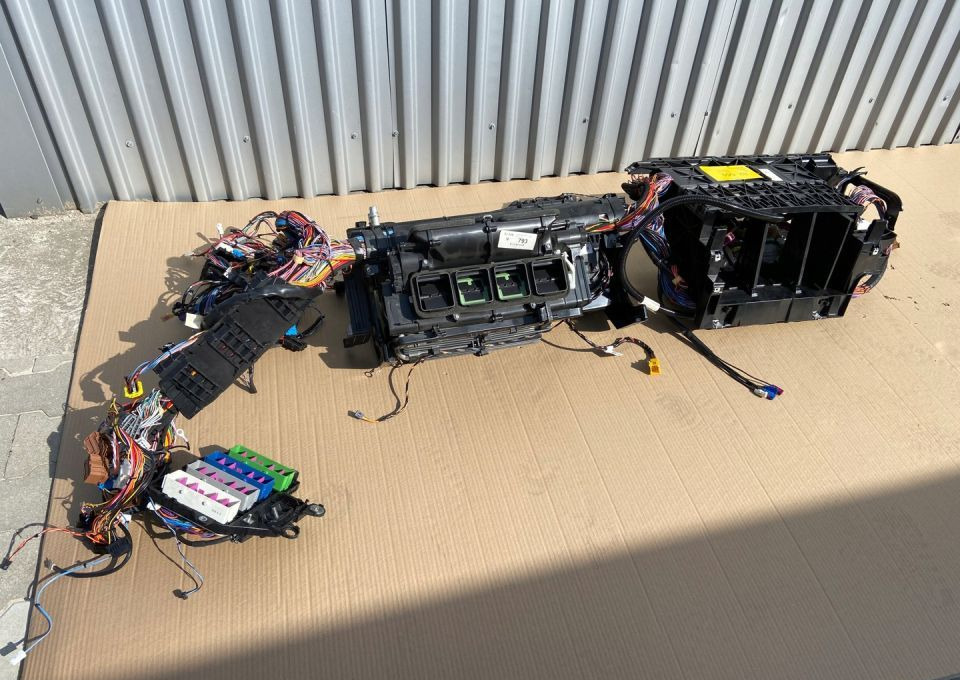 Nagrzewnica Scania S R wiązka instalacja komplet - Isıtma/ Havalandırma - Kamyon: fotoğraf 1 Nagrzewnica Scania S R wiązka instalacja komplet - Isıtma/ Havalandırma - Kamyon: fotoğraf 1