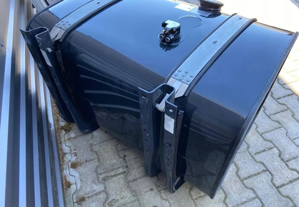 ZBIORNIK PALIWA 400L MAN TGX TGS TG3 NOWY - Yakıt tankı - Kamyon: fotoğraf 4 ZBIORNIK PALIWA 400L MAN TGX TGS TG3 NOWY - Yakıt tankı - Kamyon: fotoğraf 4