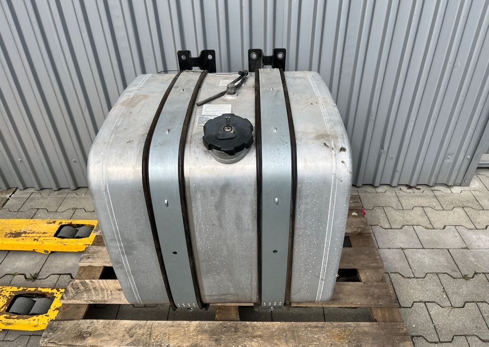 Zbiornik paliwa MAN TGX TGS 250 litrów kompletny - Yakıt tankı - Kamyon: fotoğraf 2 Zbiornik paliwa MAN TGX TGS 250 litrów kompletny - Yakıt tankı - Kamyon: fotoğraf 2