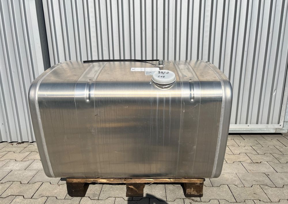 Zbiornik paliwa MAN TGX TGS 370 litrów bak - Yakıt tankı - Kamyon: fotoğraf 1 Zbiornik paliwa MAN TGX TGS 370 litrów bak - Yakıt tankı - Kamyon: fotoğraf 1