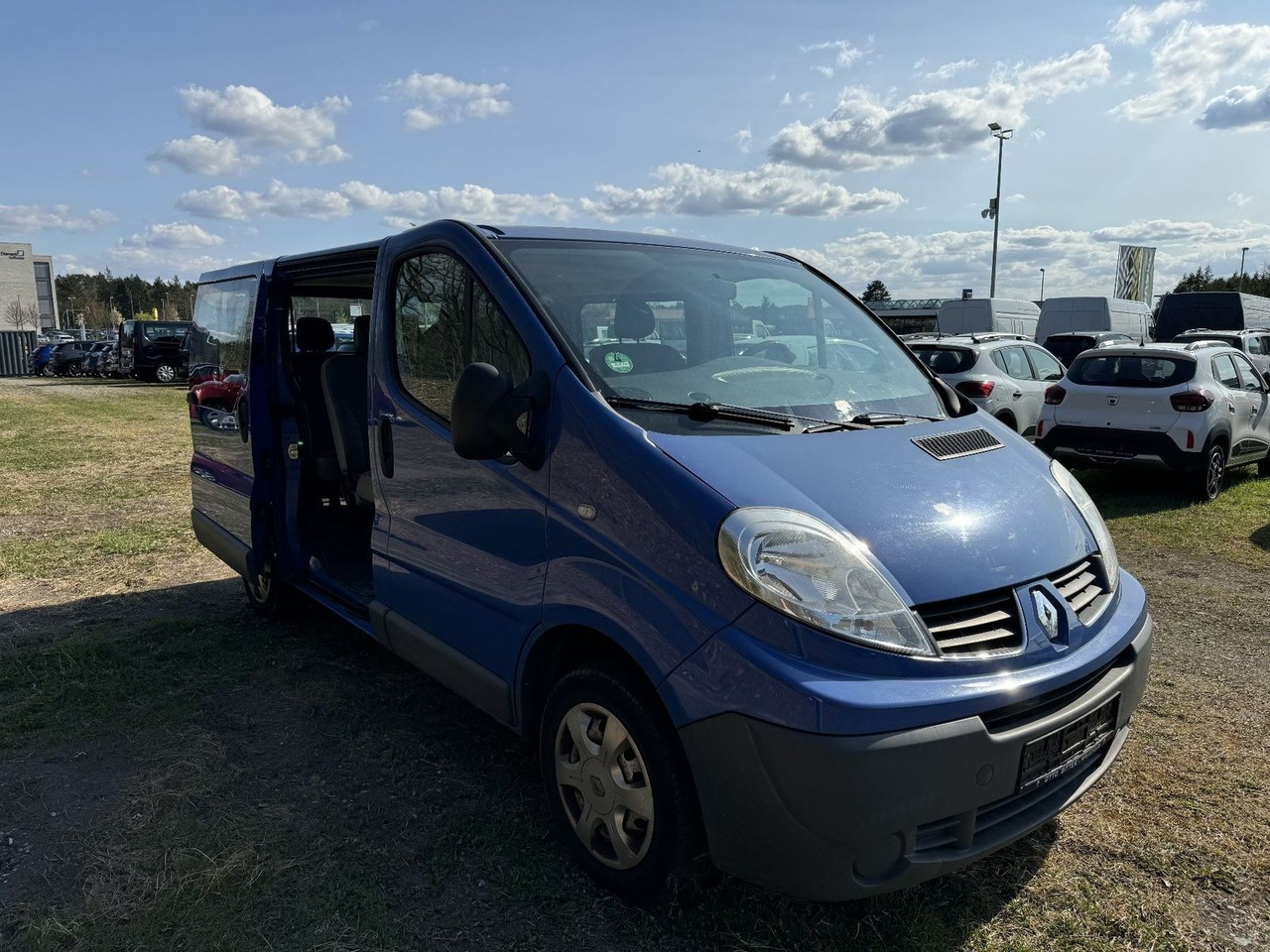 Renault Trafic Combi dCi90 L1H1 9-Sitzer - Minivan: fotoğraf 4 Renault Trafic Combi dCi90 L1H1 9-Sitzer - Minivan: fotoğraf 4