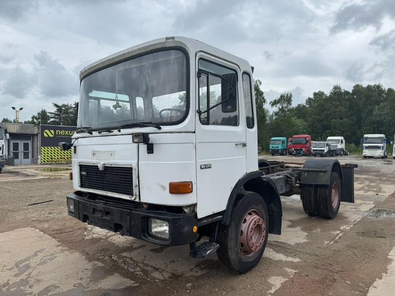 MAN 16.170 (BIG AXLE / STEEL SUSPENSION / 6 CYLINDER WITH MANUAL PUMP) - Çekici: fotoğraf 1 MAN 16.170 (BIG AXLE / STEEL SUSPENSION / 6 CYLINDER WITH MANUAL PUMP) - Çekici: fotoğraf 1