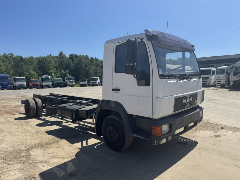 MAN 12.224 (MANUAL GEARBOX / EURO 2 / BELGIAN TRUCK IN GOOD CONDITION !!!) - Şasi kamyon: fotoğraf 4 MAN 12.224 (MANUAL GEARBOX / EURO 2 / BELGIAN TRUCK IN GOOD CONDITION !!!) - Şasi kamyon: fotoğraf 4