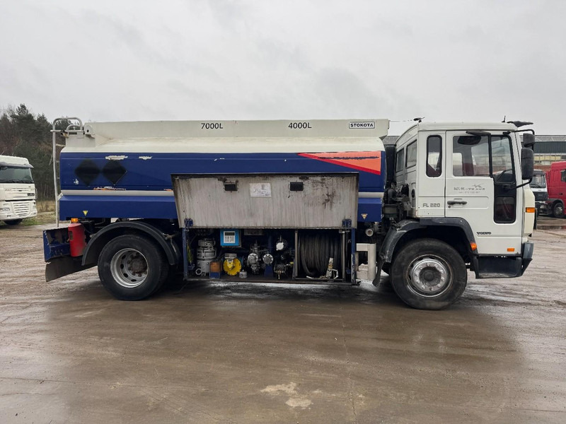 Volvo FL 6 - 220 (11000 L / 2 COMPARTMENTS / 18 TON / MANUAL GEARBOX / PERFECT) - Tanker kamyon: fotoğraf 4 Volvo FL 6 - 220 (11000 L / 2 COMPARTMENTS / 18 TON / MANUAL GEARBOX / PERFECT) - Tanker kamyon: fotoğraf 4