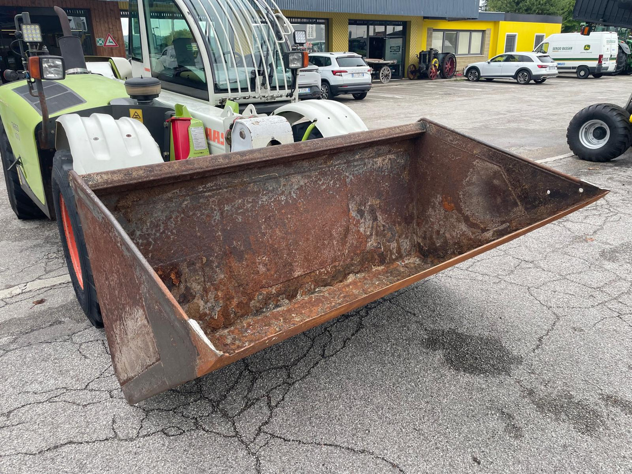 CLAAS TELESCOPICO TARGO K 70 - Teleskopik yükleyici: fotoğraf 4 CLAAS TELESCOPICO TARGO K 70 - Teleskopik yükleyici: fotoğraf 4