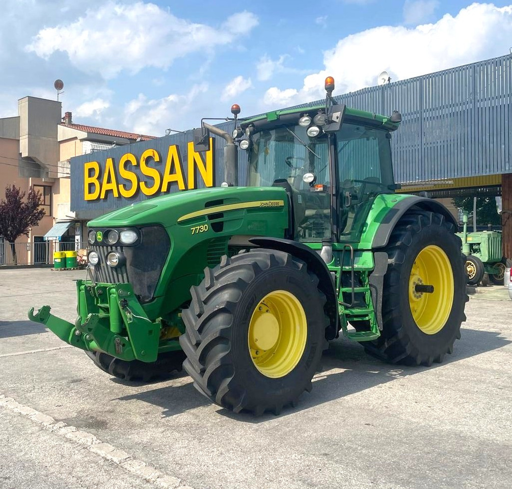 JOHN DEERE 7730 - Traktör: fotoğraf 1 JOHN DEERE 7730 - Traktör: fotoğraf 1