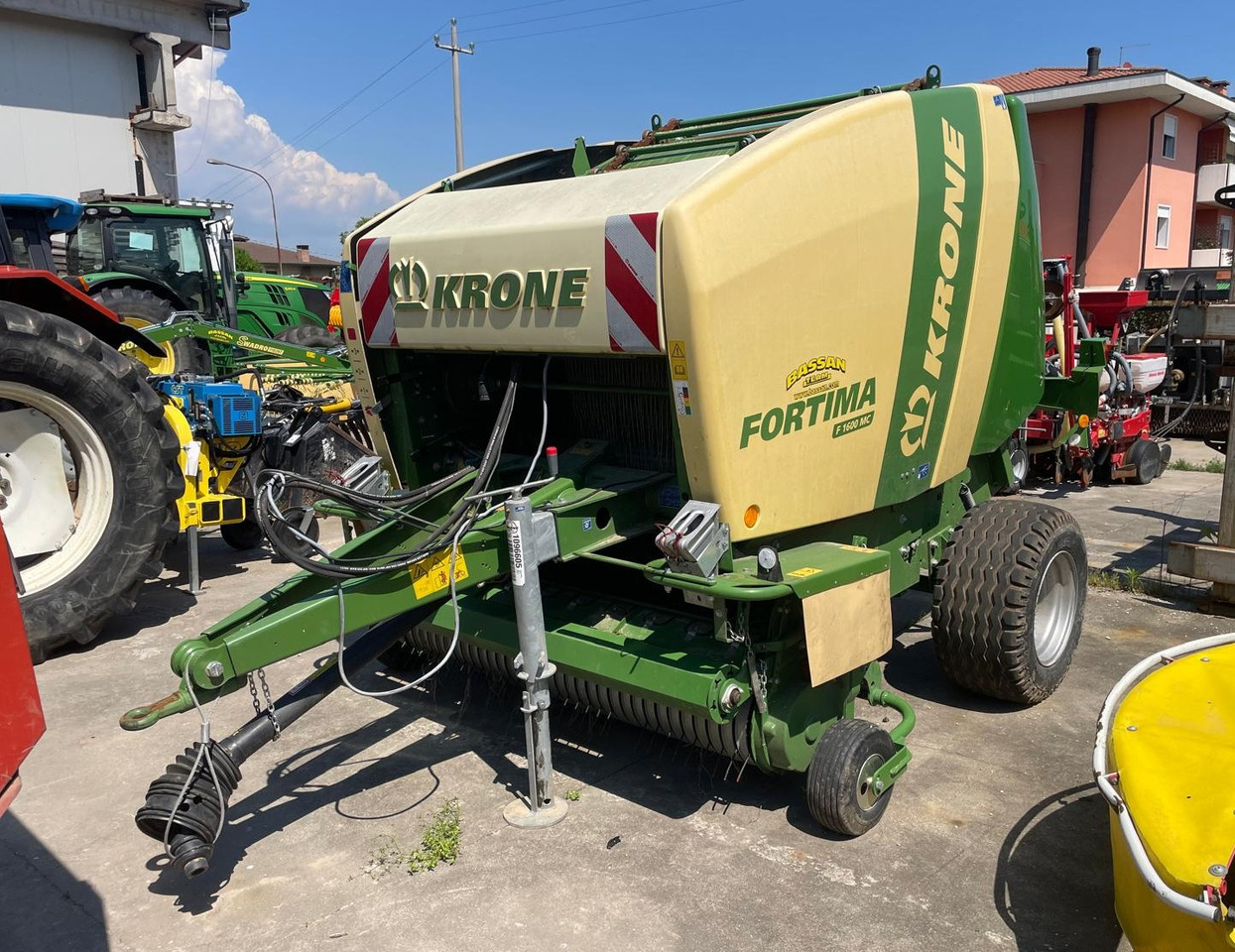 KRONE ROTOPRESSA FORTIMA F 1600 MC - Silindirik balya makinesi: fotoğraf 1 KRONE ROTOPRESSA FORTIMA F 1600 MC - Silindirik balya makinesi: fotoğraf 1