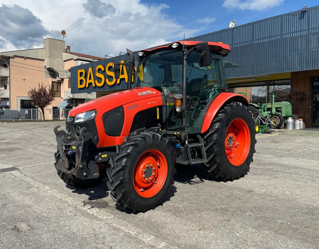 KUBOTA 5111 M - Traktör: fotoğraf 1 KUBOTA 5111 M - Traktör: fotoğraf 1