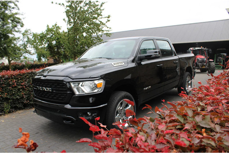 Yeni Binek araba Dodge Ram Pick Up 1500 V8 Bighorn: fotoğraf 6