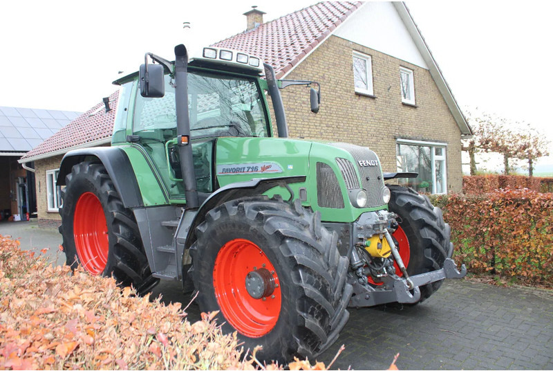 Fendt FAVORIT 716 VARIO Favorit 716 vario - Traktör: fotoğraf 1 Fendt FAVORIT 716 VARIO Favorit 716 vario - Traktör: fotoğraf 1