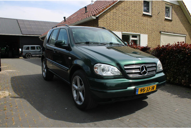 Mercedes-Benz M-Klasse ML 320 - SUV: fotoğraf 1 Mercedes-Benz M-Klasse ML 320 - SUV: fotoğraf 1