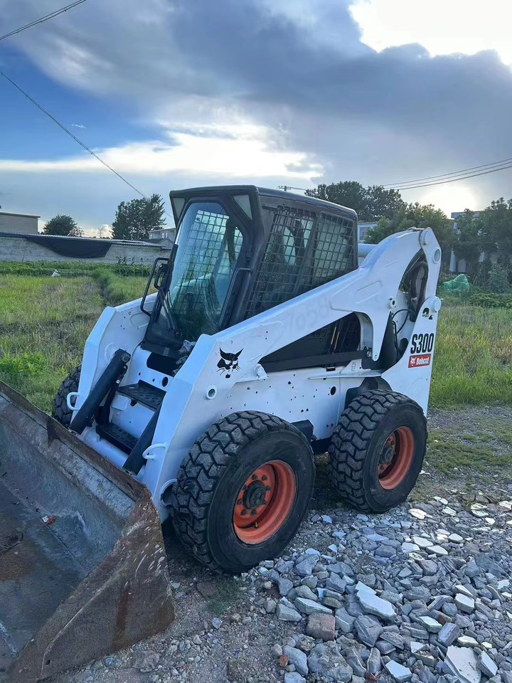 BOBCAT s300 - Mini yükleyici: fotoğraf 3 BOBCAT s300 - Mini yükleyici: fotoğraf 3