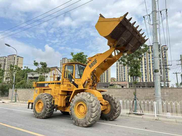 CAT 980F Refurbished Wheel Loader Well Maintained Affordable Price - Tekerlekli yükleyici: fotoğraf 2 CAT 980F Refurbished Wheel Loader Well Maintained Affordable Price - Tekerlekli yükleyici: fotoğraf 2