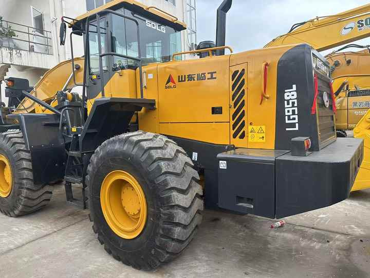 China Famous Brand SDLG Used SDLG 958L Wheel Loader Running Working Condition Low Price for Sale - Tekerlekli yükleyici: fotoğraf 4 China Famous Brand SDLG Used SDLG 958L Wheel Loader Running Working Condition Low Price for Sale - Tekerlekli yükleyici: fotoğraf 4