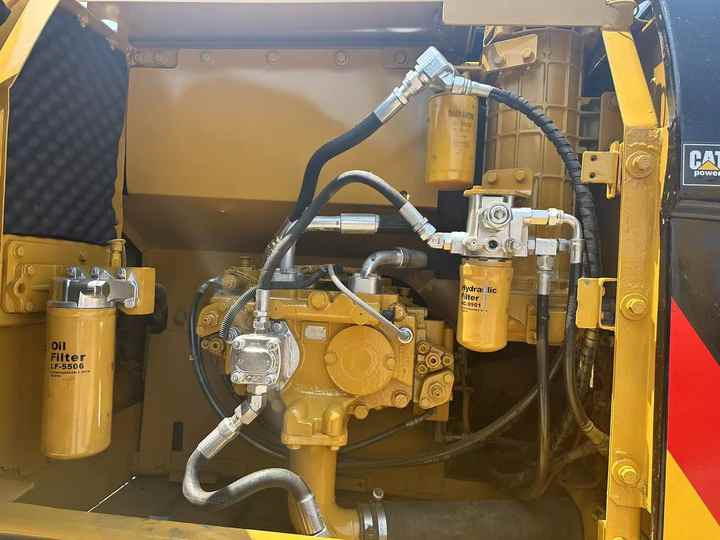 Good Condition Used Cat Excavator 320D2 Caterpillar Second Hand Excavator 312D 315D 320d for Sale - Paletli ekskavatör: fotoğraf 5 Good Condition Used Cat Excavator 320D2 Caterpillar Second Hand Excavator 312D 315D 320d for Sale - Paletli ekskavatör: fotoğraf 5
