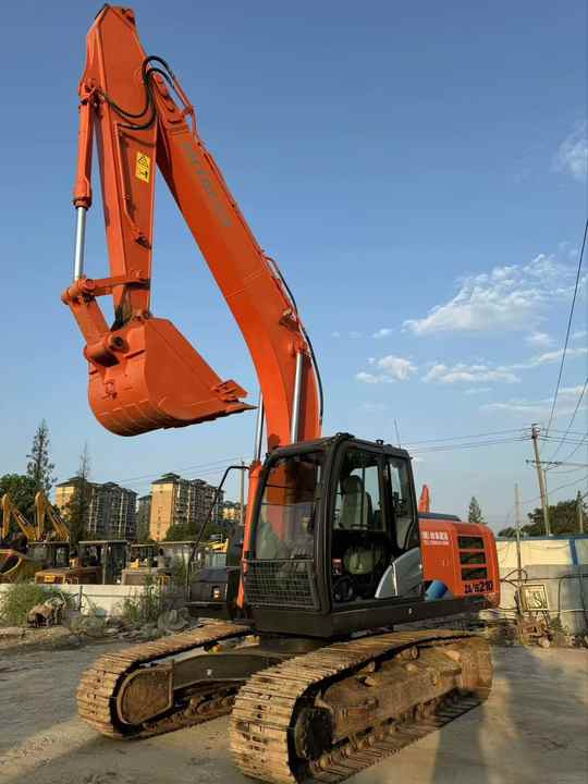 Japanese Original Hitachi 210 Outdoor Crawler Type Second-hand Excavator - Paletli ekskavatör: fotoğraf 2 Japanese Original Hitachi 210 Outdoor Crawler Type Second-hand Excavator - Paletli ekskavatör: fotoğraf 2
