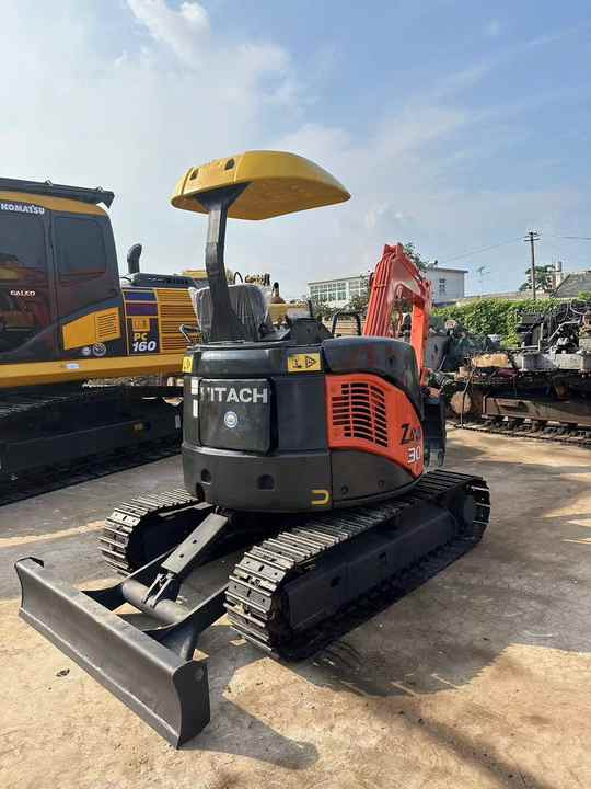 Mini 3-Ton Excavator used Hitachi ZX30 excavator with Excellent Performance and Low Price for sale! - Ekskavatör: fotoğraf 4 Mini 3-Ton Excavator used Hitachi ZX30 excavator with Excellent Performance and Low Price for sale! - Ekskavatör: fotoğraf 4