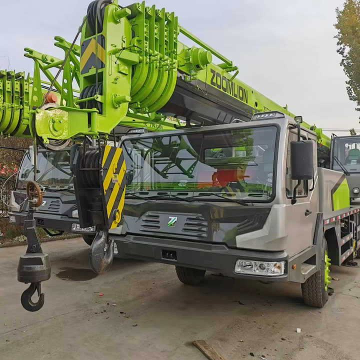 Second Hand ZOOMLION 25 Ton ZTC250V531 30 Ton ZTC300V532 70 Ton ZTC700H6 Hydraulmic Mobile Truck Crane on Sale - Mobil vinç: fotoğraf 1 Second Hand ZOOMLION 25 Ton ZTC250V531 30 Ton ZTC300V532 70 Ton ZTC700H6 Hydraulmic Mobile Truck Crane on Sale - Mobil vinç: fotoğraf 1