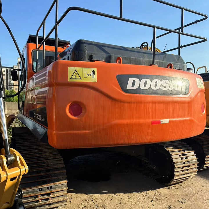 Used Digger DOOSAN DX300 Construction Machinery Construction Digger Used DOOSAN DX300 Cheap Excavator - Paletli ekskavatör: fotoğraf 1 Used Digger DOOSAN DX300 Construction Machinery Construction Digger Used DOOSAN DX300 Cheap Excavator - Paletli ekskavatör: fotoğraf 1
