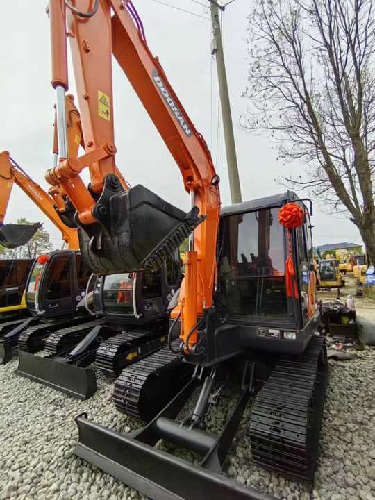 Used Digger DOOSAN DX60 Construction Machinery Construction Digger Used DOOSAN DX60 Cheap Excavator - Paletli ekskavatör: fotoğraf 2 Used Digger DOOSAN DX60 Construction Machinery Construction Digger Used DOOSAN DX60 Cheap Excavator - Paletli ekskavatör: fotoğraf 2