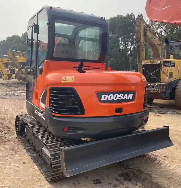 Used Doosan DX60-9c Excavator | Low Hours | Robust Undercarriage | Global Shipping | Discounted Price - Ekskavatör: fotoğraf 3 Used Doosan DX60-9c Excavator | Low Hours | Robust Undercarriage | Global Shipping | Discounted Price - Ekskavatör: fotoğraf 3