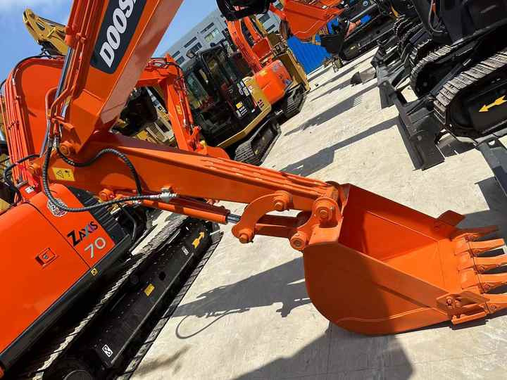 Used Excavator Doosan DX55 Excavators Mini Equipment Earth Moving Machinery Doosan Digger Excavator for Sale - Paletli ekskavatör: fotoğraf 5 Used Excavator Doosan DX55 Excavators Mini Equipment Earth Moving Machinery Doosan Digger Excavator for Sale - Paletli ekskavatör: fotoğraf 5