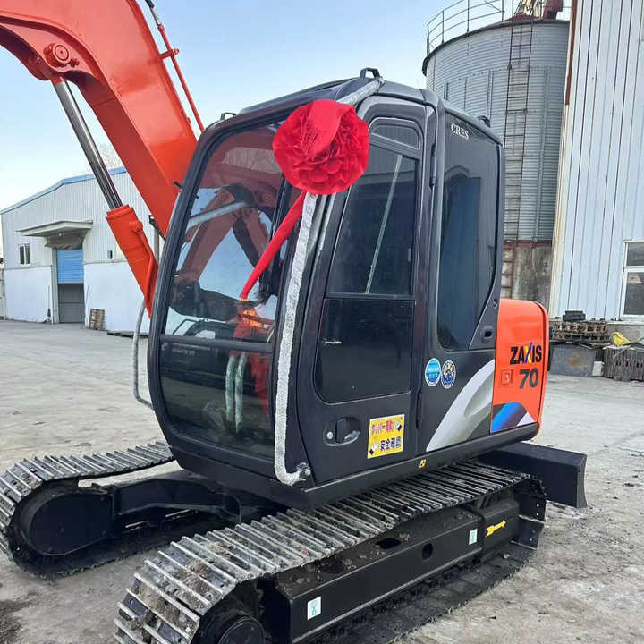 Used Hitachi Excavator ZX70 Japan Import Second Hand Small Crawler ZX70 Excavator for Sale - Paletli ekskavatör: fotoğraf 1 Used Hitachi Excavator ZX70 Japan Import Second Hand Small Crawler ZX70 Excavator for Sale - Paletli ekskavatör: fotoğraf 1
