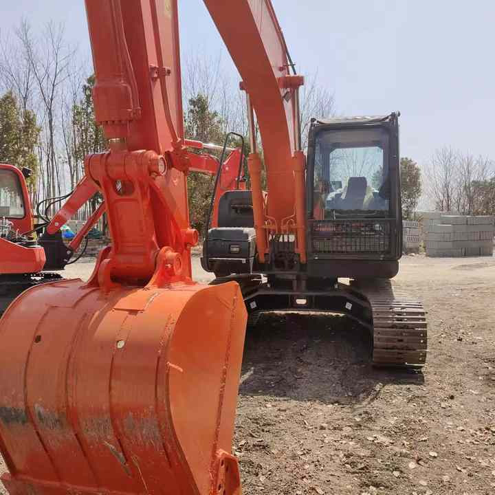 Used Hitachi ZX130 Excavator Japan Made Hitachi Used Excavator Zx120 Zx130 for Sale - Ekskavatör: fotoğraf 5 Used Hitachi ZX130 Excavator Japan Made Hitachi Used Excavator Zx120 Zx130 for Sale - Ekskavatör: fotoğraf 5