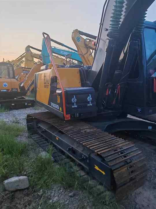 Used Volvo 14 Tonne Crawler Excavator Volvo Ec140 Excavator Good Condition Low Price Good Quality for Sale - Ekskavatör: fotoğraf 2 Used Volvo 14 Tonne Crawler Excavator Volvo Ec140 Excavator Good Condition Low Price Good Quality for Sale - Ekskavatör: fotoğraf 2