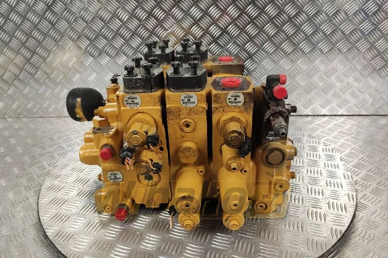 Caterpillar 972K - Hidrolik Valf - İş makinaları: fotoğraf 1 Caterpillar 972K - Hidrolik Valf - İş makinaları: fotoğraf 1