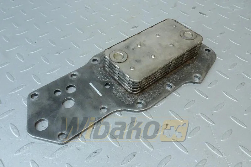 Cummins 3904320 - Yağ soğutucusu - İş makinaları: fotoğraf 1 Cummins 3904320 - Yağ soğutucusu - İş makinaları: fotoğraf 1