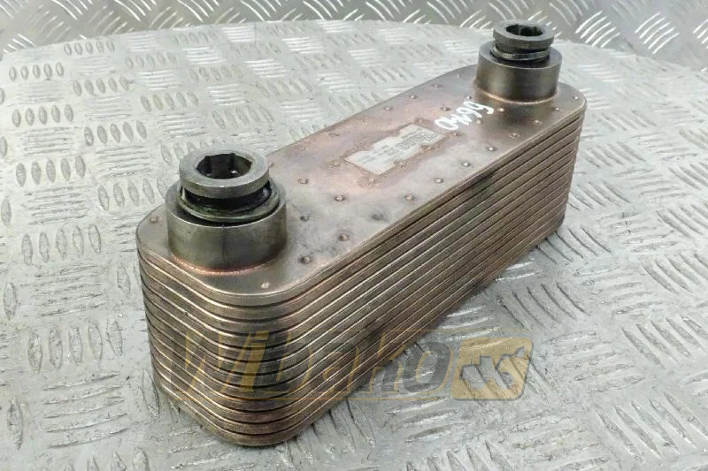 Deutz 04209930 - Yağ soğutucusu - İş makinaları: fotoğraf 1 Deutz 04209930 - Yağ soğutucusu - İş makinaları: fotoğraf 1