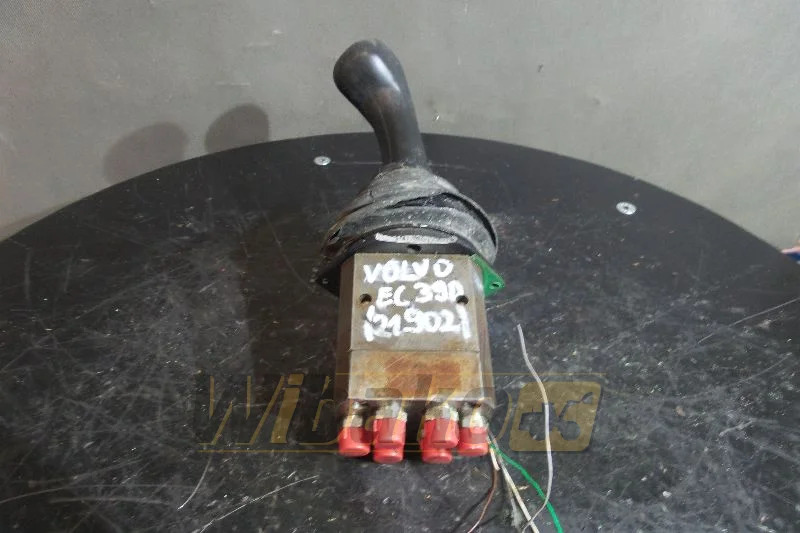Volvo EC390 - Hidrolik Valf - İş makinaları: fotoğraf 1 Volvo EC390 - Hidrolik Valf - İş makinaları: fotoğraf 1