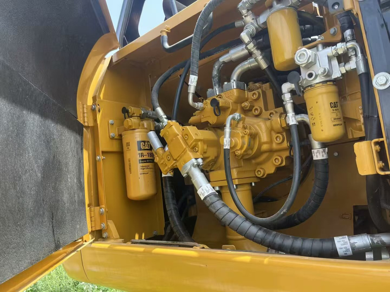 Paletli ekskavatör CATERPILLAR 330D2: fotoğraf 18