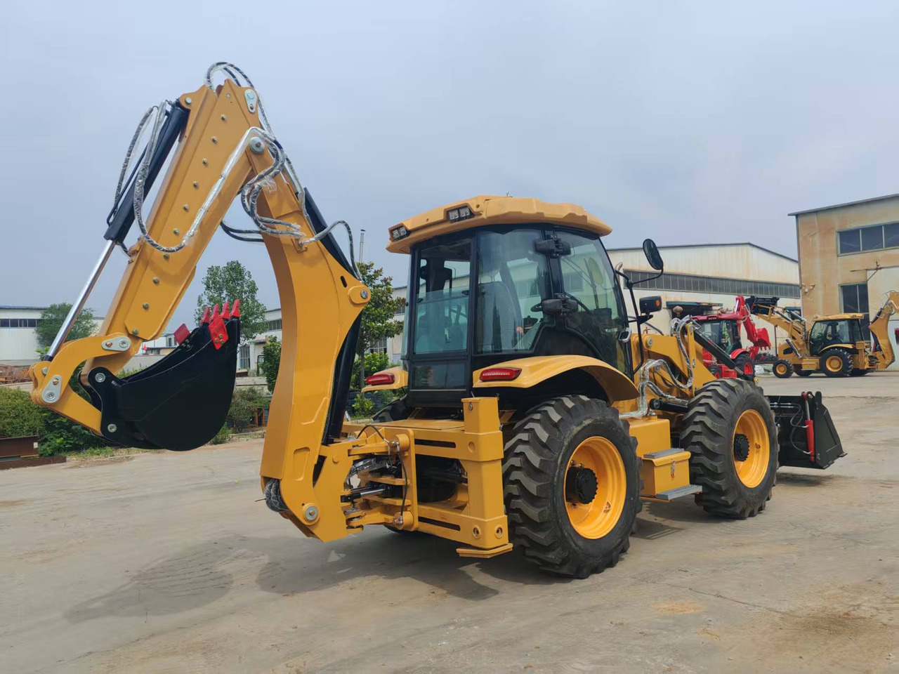 CATERPILLAR 4CX - Tekerlekli ekskavatör: fotoğraf 4 CATERPILLAR 4CX - Tekerlekli ekskavatör: fotoğraf 4