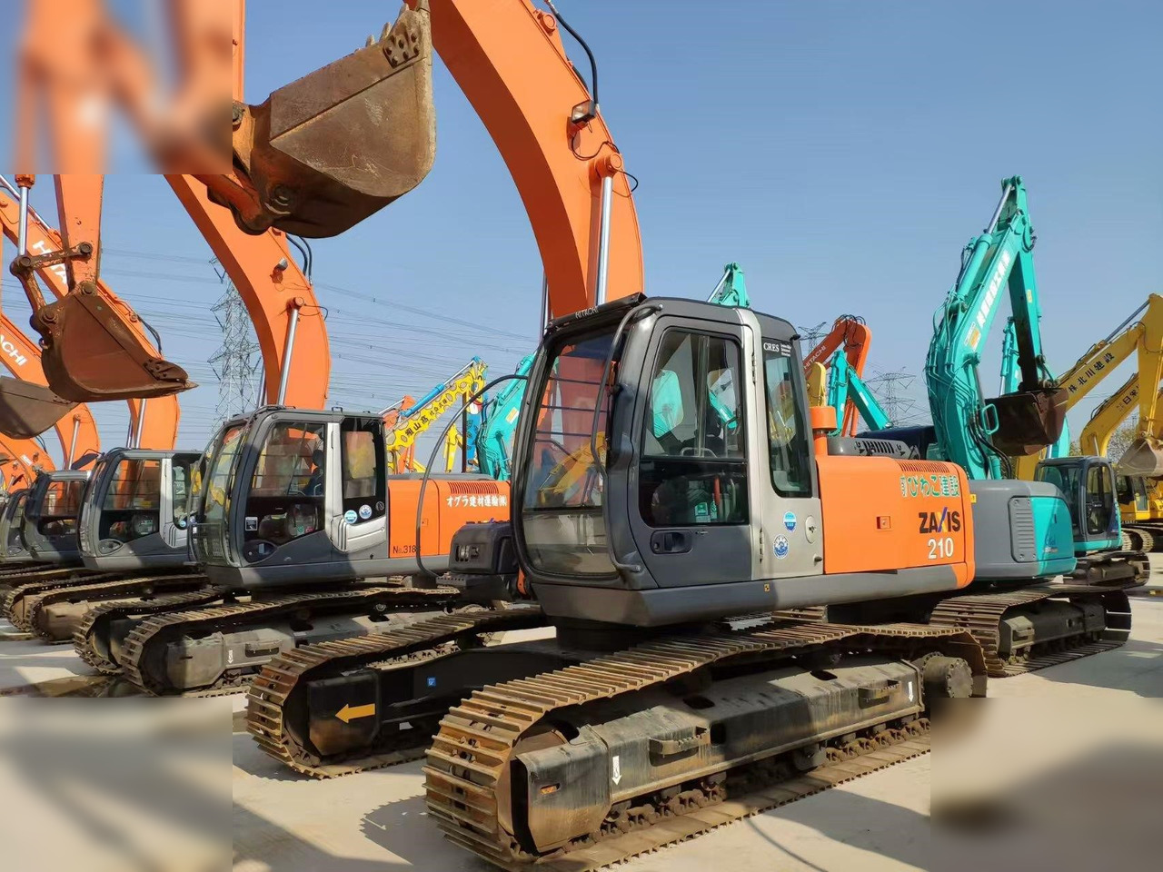HITACHI ZX210 - Paletli ekskavatör: fotoğraf 1 HITACHI ZX210 - Paletli ekskavatör: fotoğraf 1